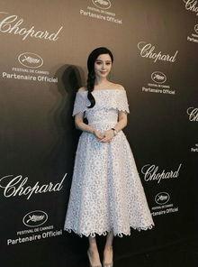 女明星穿白色裙子,女明星演绎优雅风采