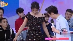 明星摘麦视频播放,视频播放量爆表，网友热议不断