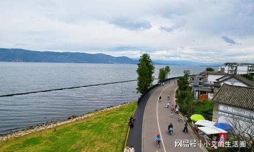 大理网红s弯拍照情侣,网红打卡地情侣甜蜜瞬间