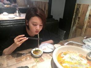 明星吃饭会讲话,揭秘娱乐圈的饭局风云